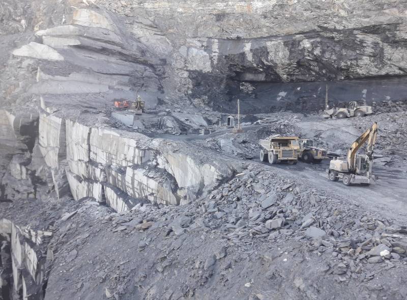 Visite d'une carrière d'ardoise de marque SAMACA en Espagne