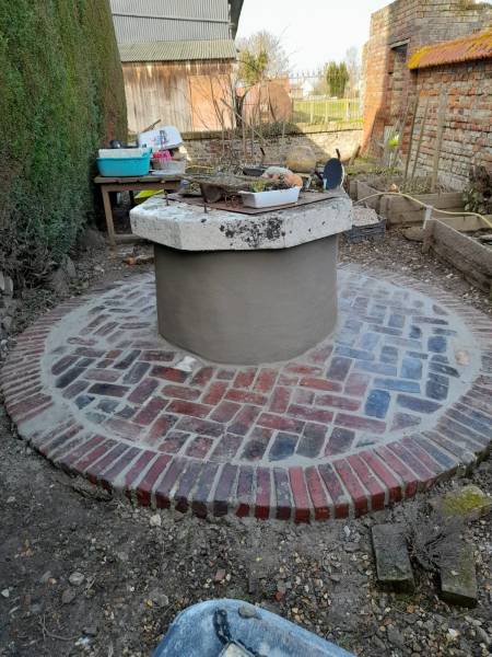 Pose de briques anciennes sur une maison de maitre a Ecquetot près de La Haye Malhe