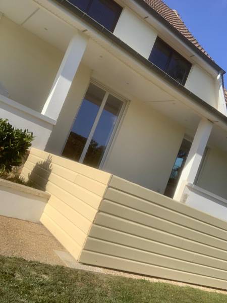 habillage en clin bardage Sylverwood terre d'argile (reste à poser les baguettes de finition) fixation clous inox