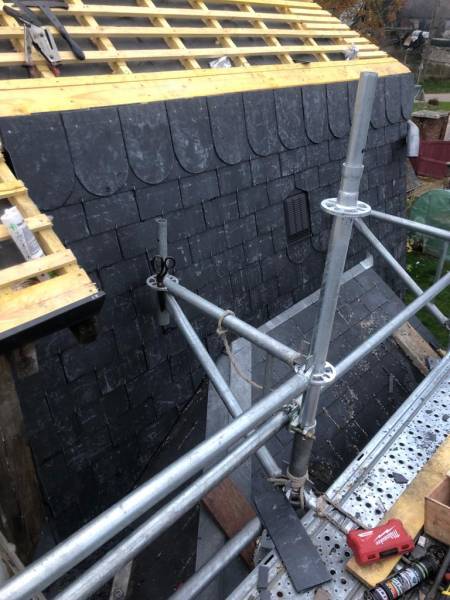 Remise a neuf d'une couverture en ardoise d'Espagne à Daubeuf la campagne 27